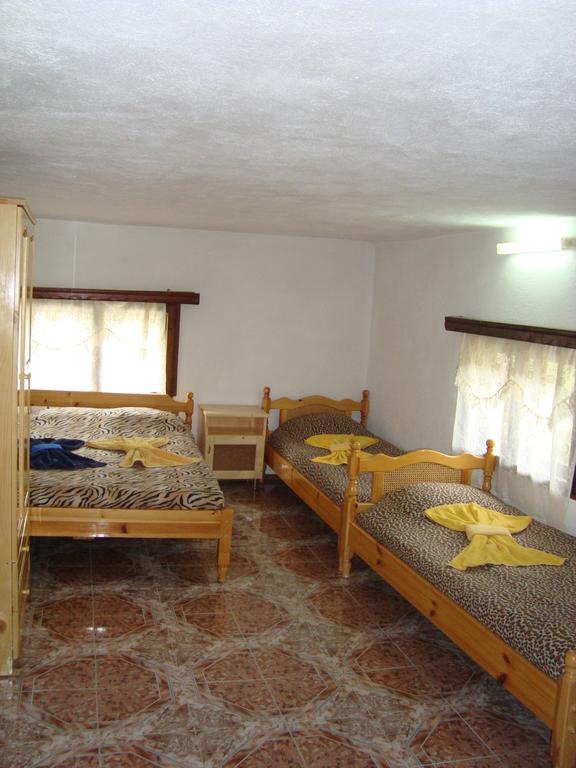 Kuma Lissa Guest House Kozhari Cameră foto