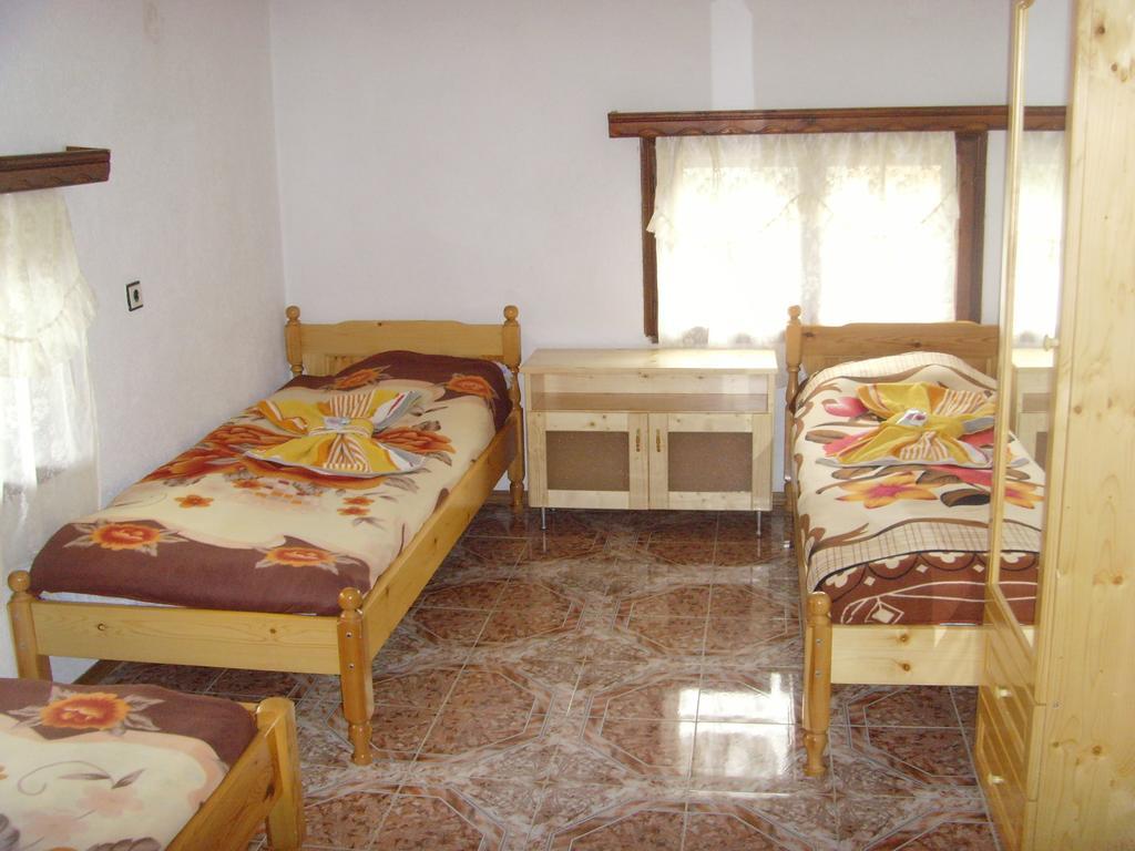 Kuma Lissa Guest House Kozhari Cameră foto
